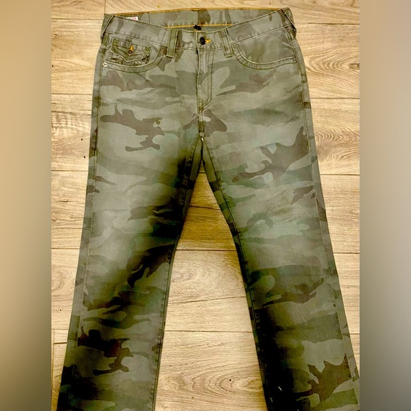 True Religion Ricky Straight Fit Camo Jeans Men’s US Size 38 - Picture 1 of 6